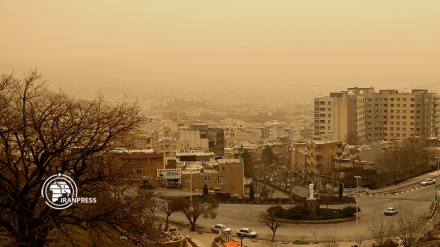 عاصفة رملية غيرمعتادة  تضرب محافظات إيرانية