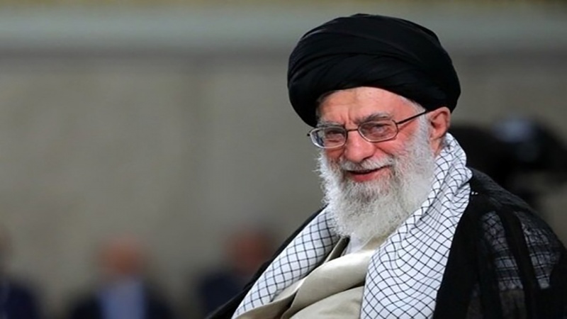 Iranpress: قائد الثورة يوافق على العفو أو خفض العقوبة عن عدد من المحكومين