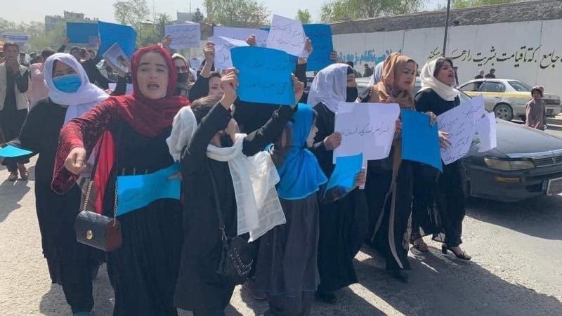 تظاهرات زنان افغان در اعتراض به ادامه تعطیلی مدارس دخترانه