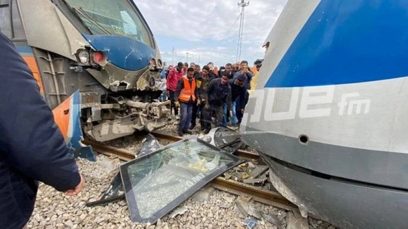 Iranpress: اصطدام بين قطارين في تونس يخلف 95 جريحا