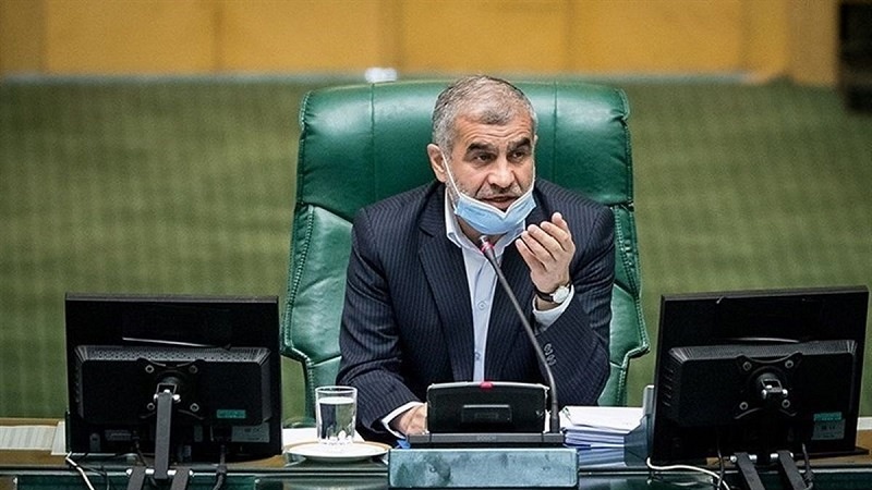 Iranpress: نائب رئيس البرلمان: الشهيد سليماني أنقذ العالم من داعش خدمة للإنسانية