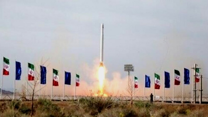 Iranpress: إطلاق قمر "نور2 " الصناعي إلى الفضاء