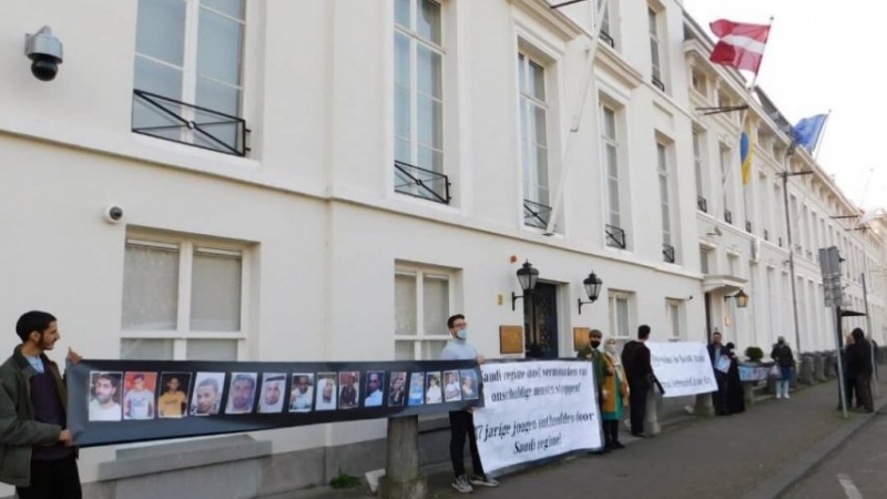 Iranpress: ادانة الجرائم السعودية في مدينة لاهاي الهولندية