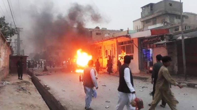 Iranpress: شهداء وجرحى في تفجير سيارة في مزار شريف بأفغانستان