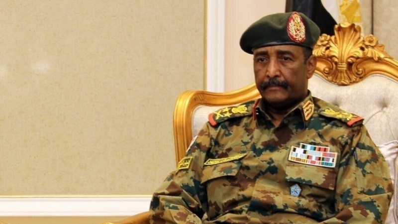 Iranpress: رئيس المجلس الانتقالي السوداني يبدي استعداده للتنحي