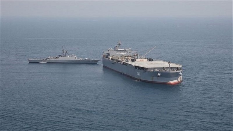 Iranpress: عودة ملاحي القوة البحرية بالجيش الإيراني المشارك في مناورة بالهند إلى أرض الوطن