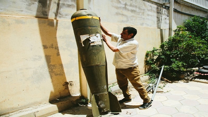 Iranpress: مدير مركز التعامل مع الألغام: اليمن أول دولة من حيث ضحايا القنابل العنقودية