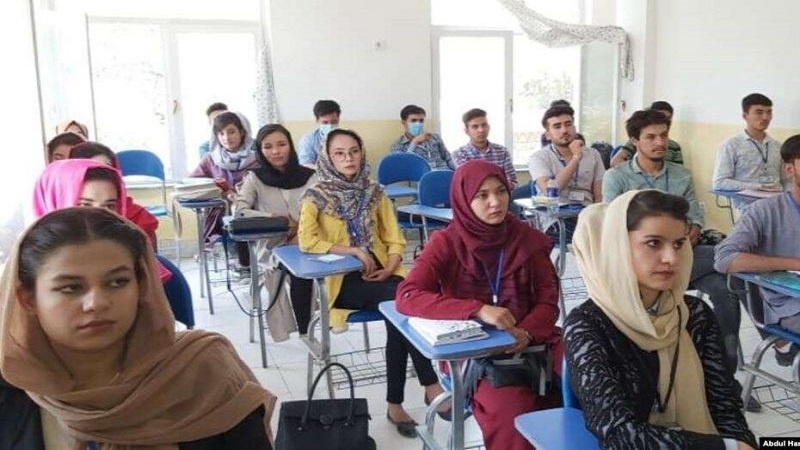 Iranpress: العفو الدولية تطالب طالبان بإعادة فتح مدارس البنات