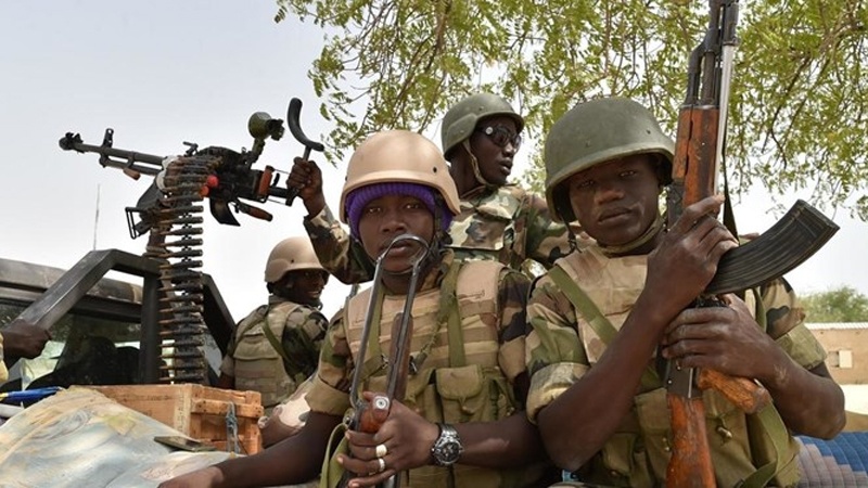 Iranpress: مقتل أكثر من 20 شخصاً في هجوم شنّه مسلحون على قرية شرقي الكونغو الديمقراطية