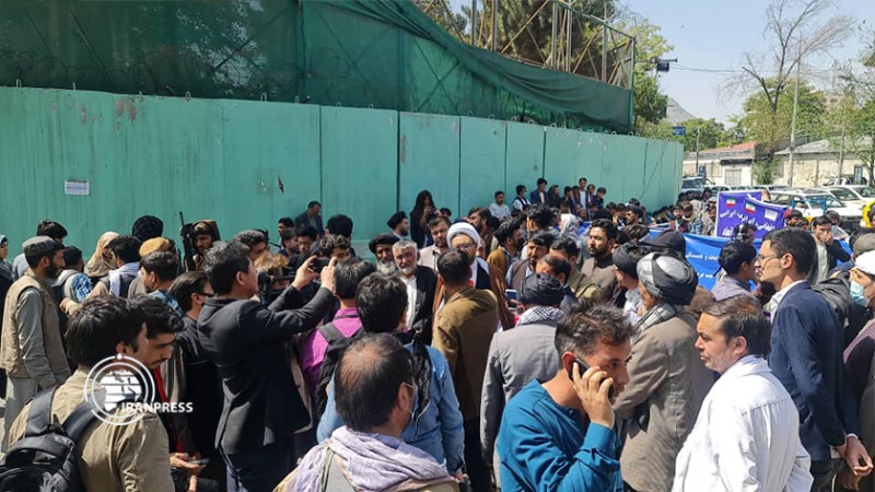 Iranpress: مظاهرة ضد مثيري الفتنة أمام السفارة الإيرانية لدى كابول