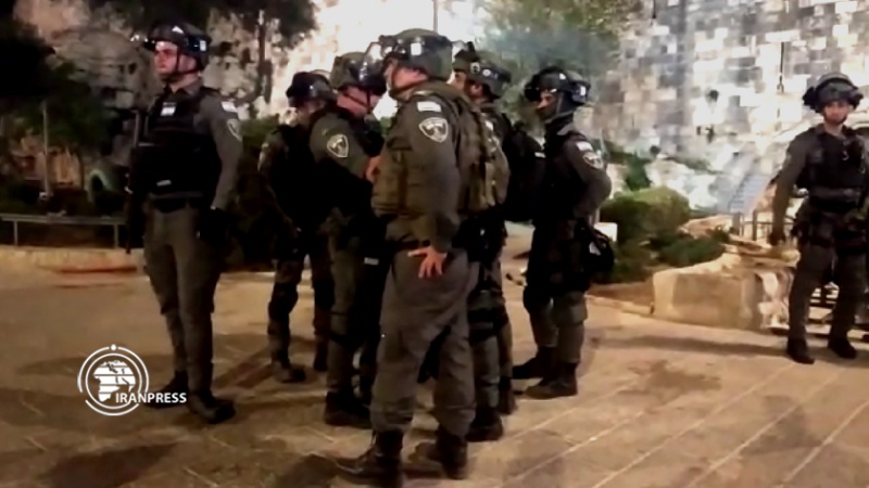 Iranpress: مواجهات بين الفلسطينيين والقوات الصهيونية في القدس المحتلة