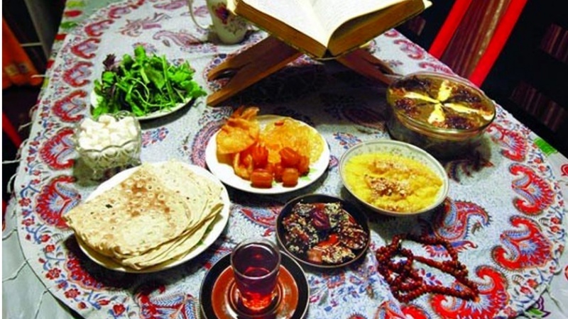 ایران برس: لاتنس هذه الأطعمة والأشربة لترطيب الجسم في شهر رمضان