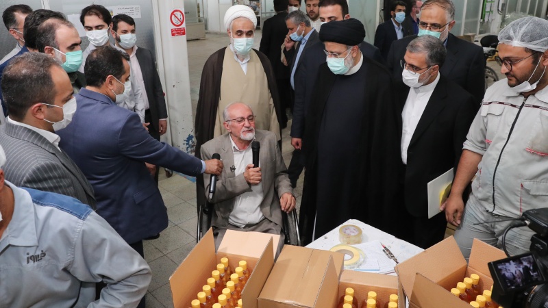 ایران پرس: بازدید رئیس جمهور از یک واحد تولیدی در شهر صنعتی البرز قزوین 