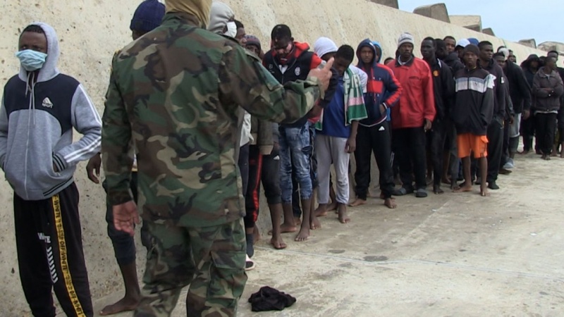 Iranpress: ليبيا تحرر 195 مختطفا من جنسيات افريقية مختلفة