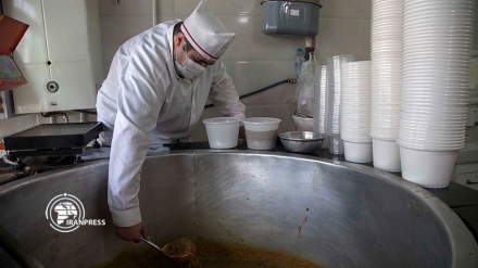 حساء ‘عباس علي’ التقليدي في الموائد الرمضانية بمدينة كرمانشاه الإيرانية