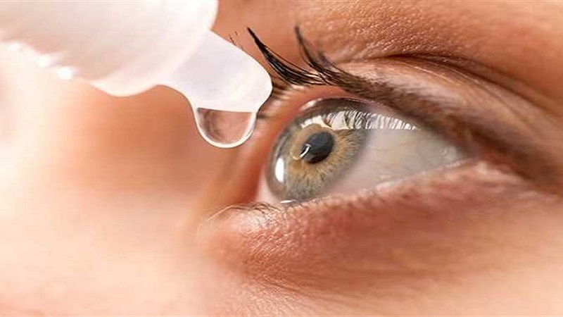 Iranpress: اليكم طرق الوقاية من جفاف العين خلال فصل الصيف