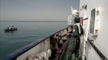 کشف 757 هزار لیتر سوخت قاچاق در خلیج فارس