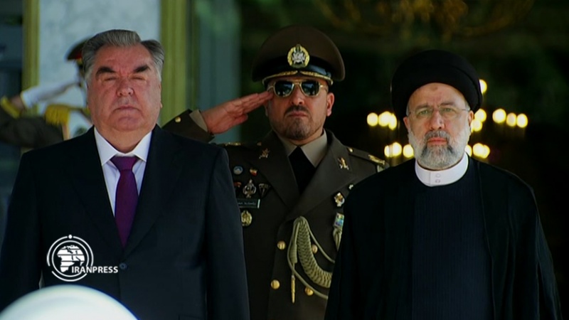 Iranpress: الرئيس رئيسي يستقبل نظيره الطاجيكي في طهران
