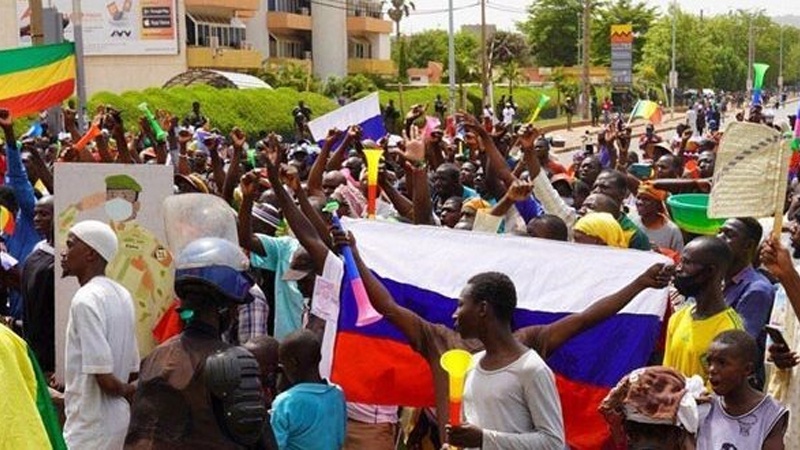 مظاهرات في مالي بعد اكتشاف مقبرة جماعية قرب قاعدة فرنسية سابقة