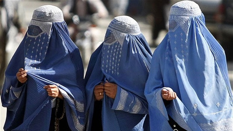 Iranpress: حركة طالبان في أفغانستان تجبر النساء على ارتداء البرقع