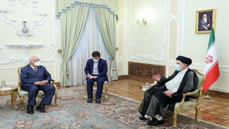 Iranpress: رئيسي: العلاقات بين طهران وهافانا استراتيجية