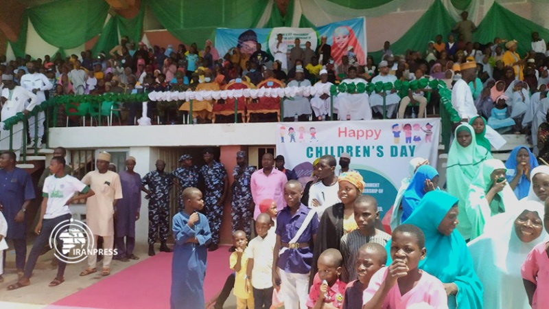 Iranpress: اليوم العالمي للطفل.. أطفال نيجيريون على أمل السلام والأمن