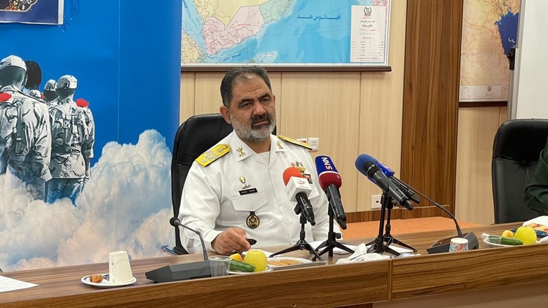 Iranpress: قائد سلاح البحرية: صنع سفينة حربية على جدول أعمال إيران