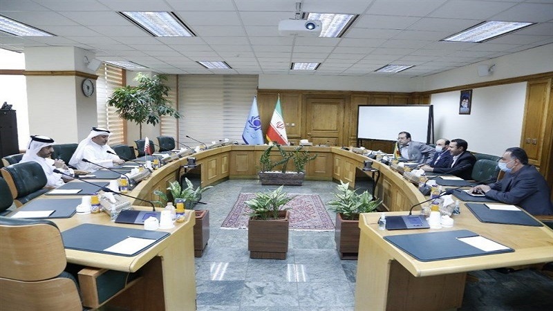 Iranpress: السفير القطري لدى طهران يلتقي محافظ البنك المركزي
