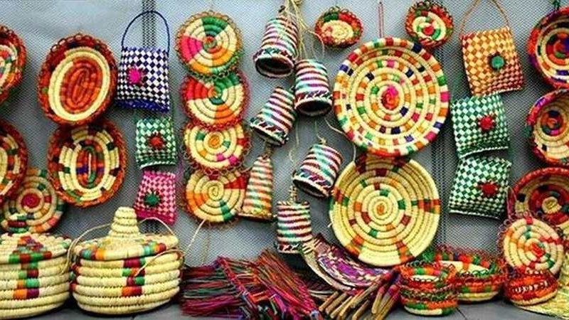 Iranpress: إقامة معرض الصناعات اليدوية للفنانين الإيلاميين في العراق