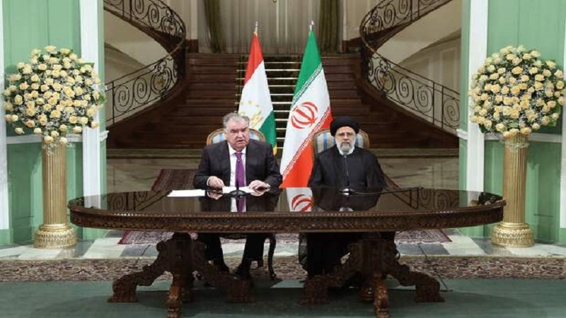 Iranpress: رئيسي: زيادة التبادل التجاري تظهر تغيراً في العلاقات بين إيران وطاجيكستان
