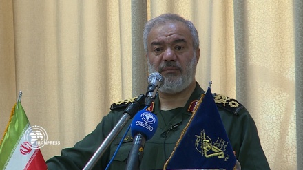 قائد عسكري إيراني: الأعداء اعترفوا بفشل مؤامراتهم ضد إيران