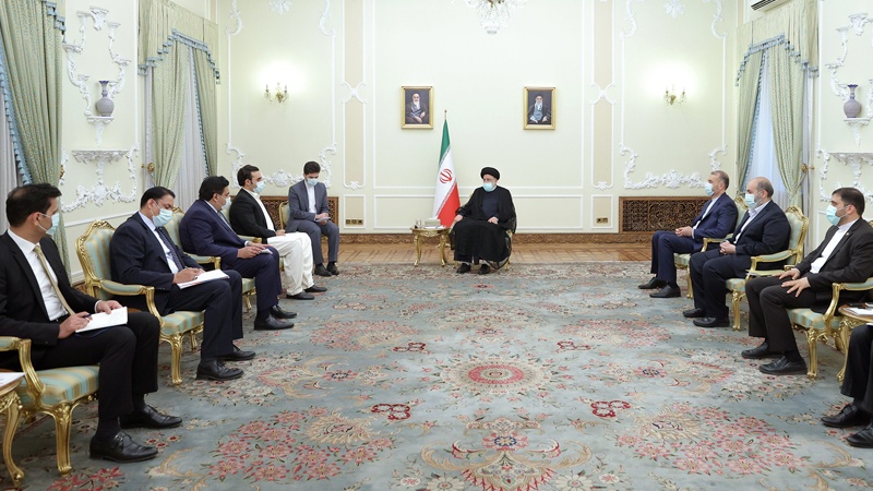 Iranpress: الرئيس الإيراني يشدد على ضرورة الرقي بالعلاقات الإيرانية الباكستانية الشاملة