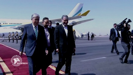 الرئيس الكازاخستاني يصل إلى طهران