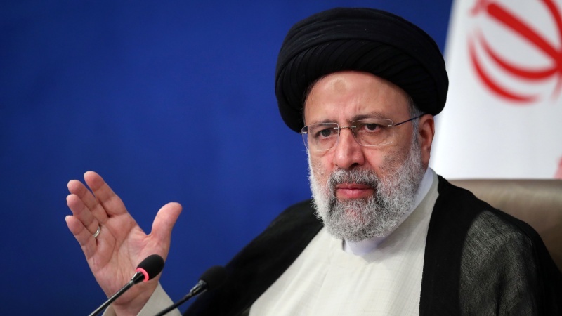 Iranpress: رئيسي: الإجراءات الحظر لم تستطع وضع قيود لإيران