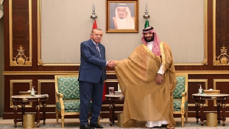 Iranpress: الرئاسة التركية: مرض الملك سبب تأخر زيارة ابن سلمان