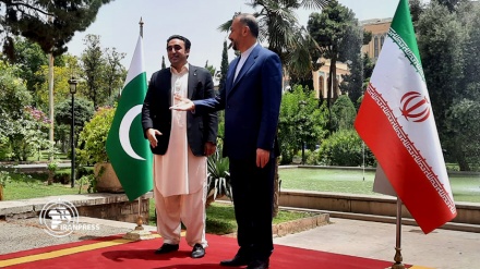 وزير الخارجية الباكستاني: الشعبان الباكستاني والإيراني لديهما أواصر تاريخية واسعة