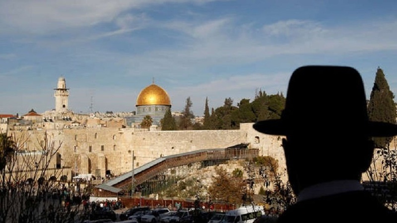 Iranpress: الاحتلال الإسرائيلي يواصل تهويد الأراضي في القدس المحتلة