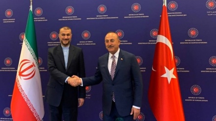 أمير عبداللهيان يلتقي نظيره التركي في أنقرة