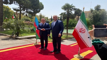 وزير الخارجية: العلاقات بين طهران وباكو مستمرة على طريقها الصحيح