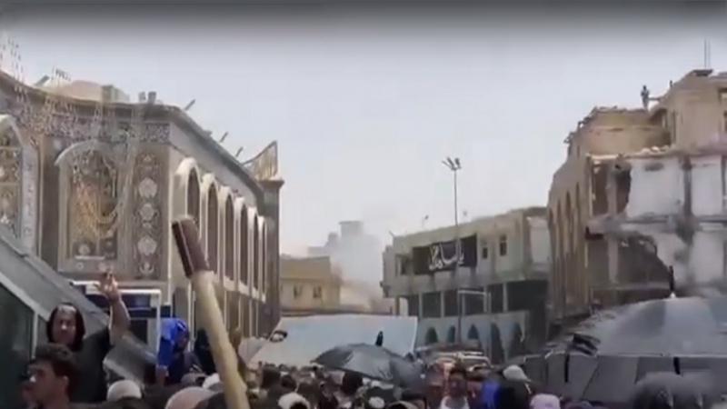 Iranpress: العراق .. اندلاع حريق قرب مرقد الإمام الحسين (ع ) في كربلاء