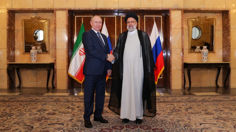 Iranpress: رئيسي يلتقي بوتين على أعتاب قمة زعماء الدول الضامنة لصيغة أستانا 