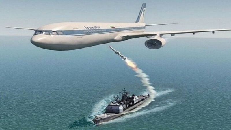 Iranpress: نثر الورود على موقع استشهاد ركاب الطائرة المدنية الإيرانية في الخليج الفارسي 