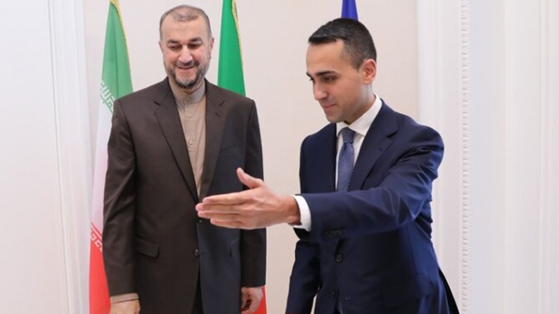 Iranpress: وزير الخارجية يلتقي نظيره الإيطالي في روما 