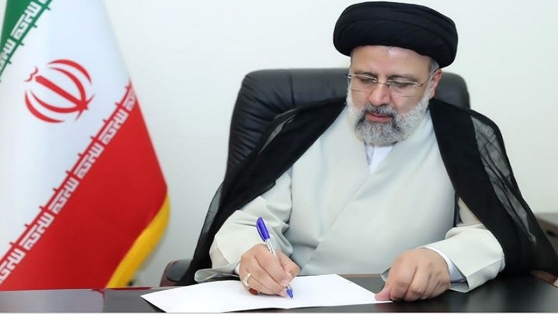 Iranpress: رسائل تهنئة من رئيسي إلى رؤساء الدول الإسلامية بمناسبة عيد الأضحى 