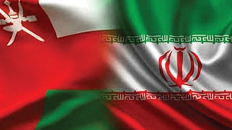 Iranpress: قائد البحرية العمانية يزور طهران