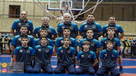المنتخب الإيراني للمصارعة الرومانية يتوج باللقب في بطولة آسيا للشباب والشابات