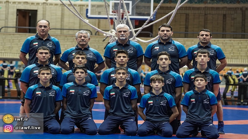 Iranpress: المنتخب الإيراني للمصارعة الرومانية يتوج باللقب في بطولة آسيا للشباب والشابات