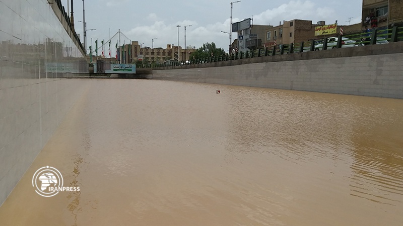 Iranpress: تحذير من تدمير النسيج التاريخي لمدينة يزد إثر فيضانات عارمة