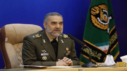 وزارة الدفاع الإيرانية تقيم معرضًا للإنجازات الدفاعية