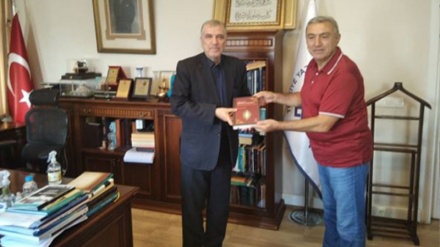 تعاون مشترك بين العتبة الرضوية ومركز المخطوطات التركية